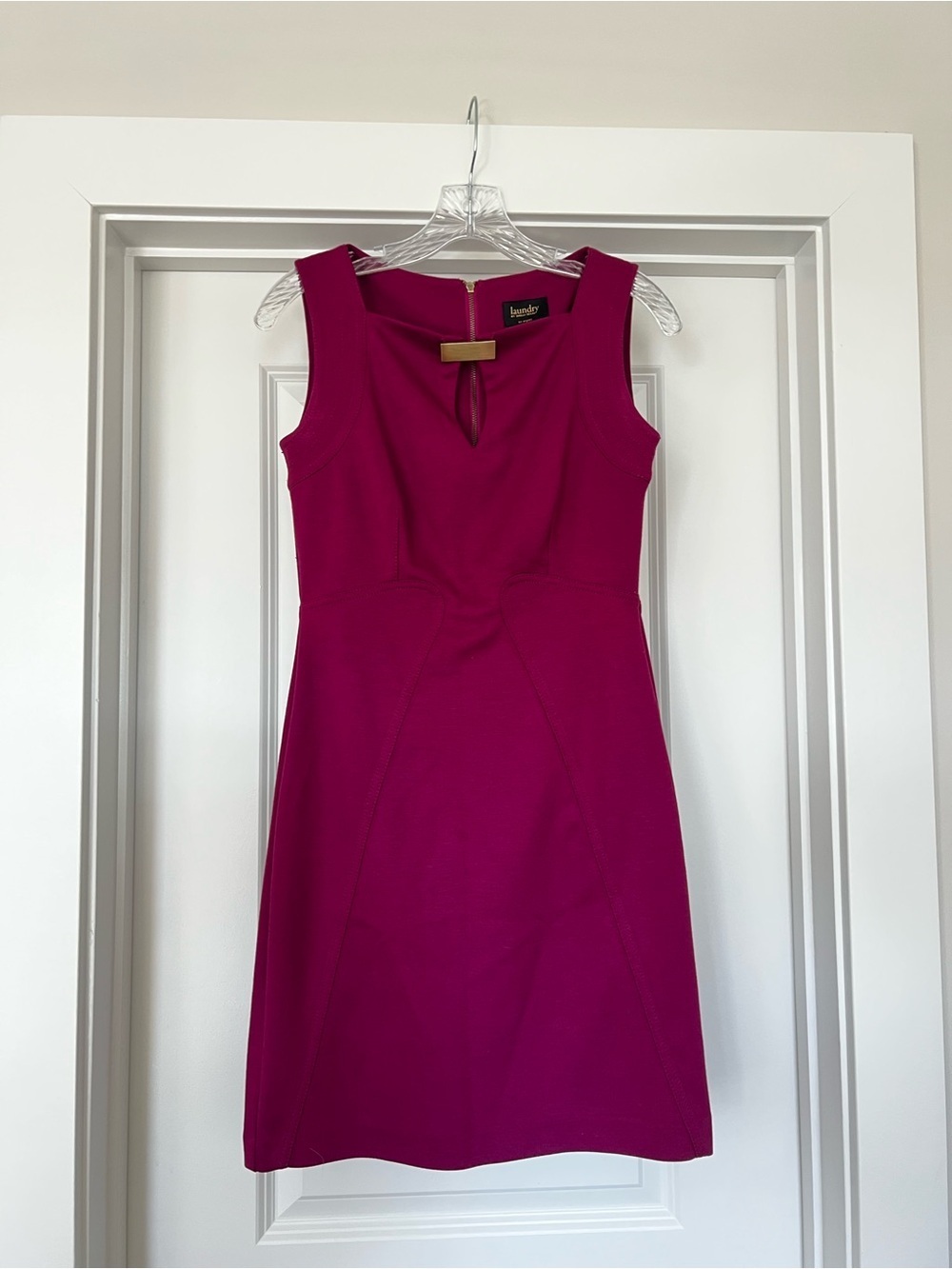 Laundry By Shelli Segal Sleeveless Magenta Sheath Dress
